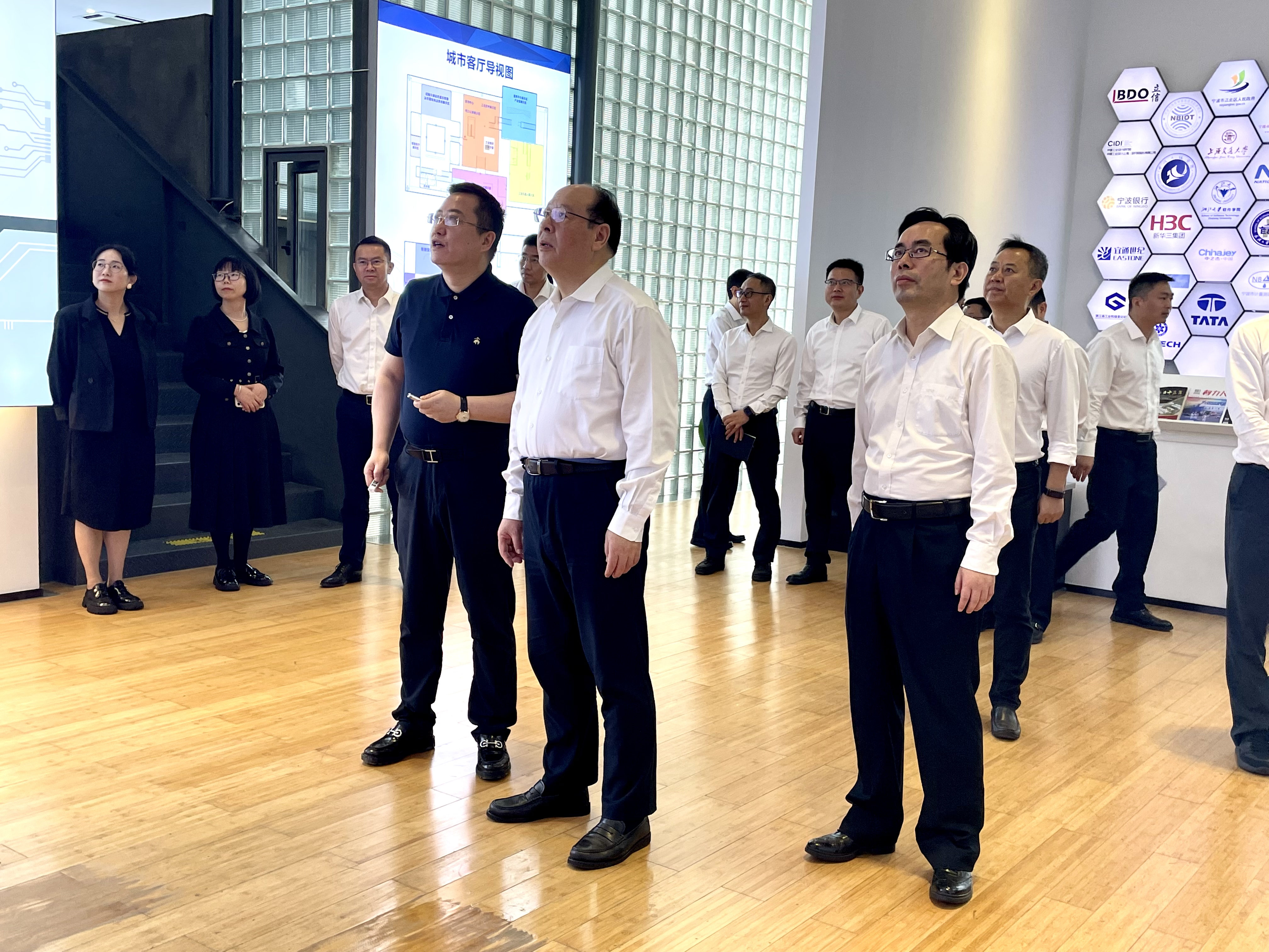 浙江省委常委、寧波市委書記彭佳學(xué)一行蒞臨柯力傳感走訪調(diào)研